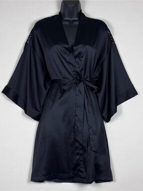 Victoria’s Secret NYC 2018 Satin Robe Black Star Fashion Show M/L Rare